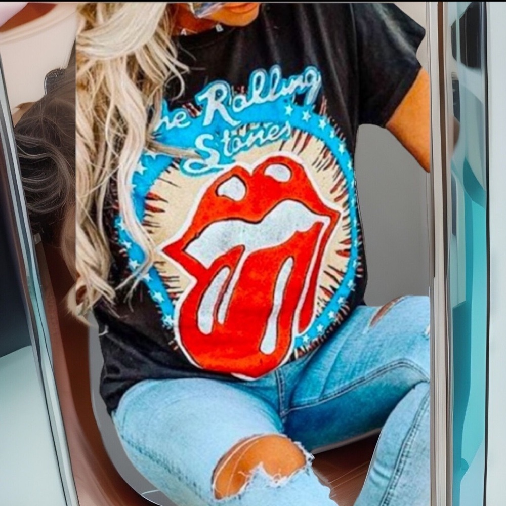Vintage Style “THE ROLLING STONES “ Rock & Roll Distressed Rare T-Shirt